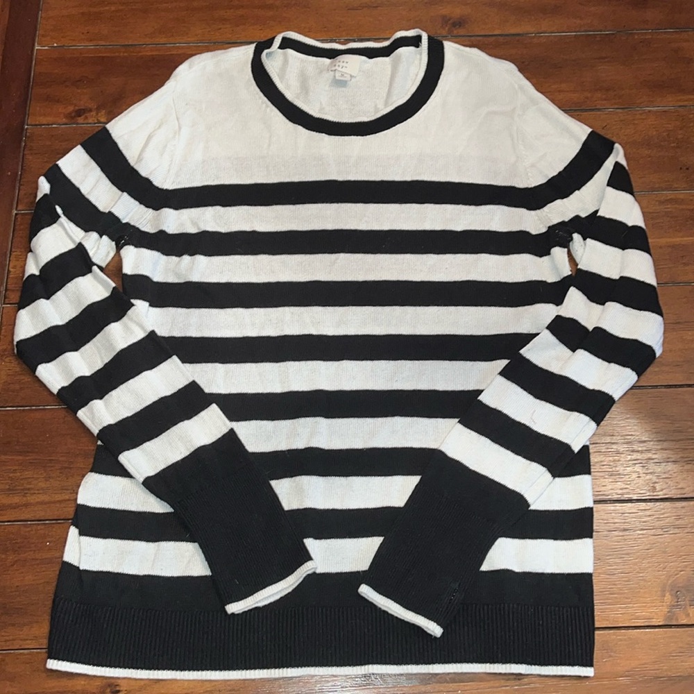 Retro Style Sweater, size Medium from A NEW DAY, Black & White Stripes